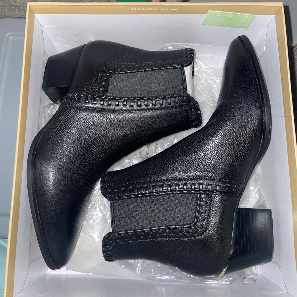 BLACK MICHAEL KORS BOOTIES